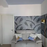 Апартаменты La Terrazza Sul Mare Modern Ачи Костелло