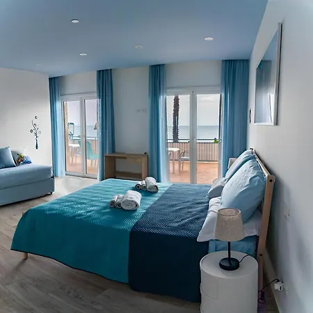 La Terrazza Sul Mare Modern Lejlighed