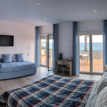 La Terrazza Sul Mare Modern 아파트 아치카스텔로
