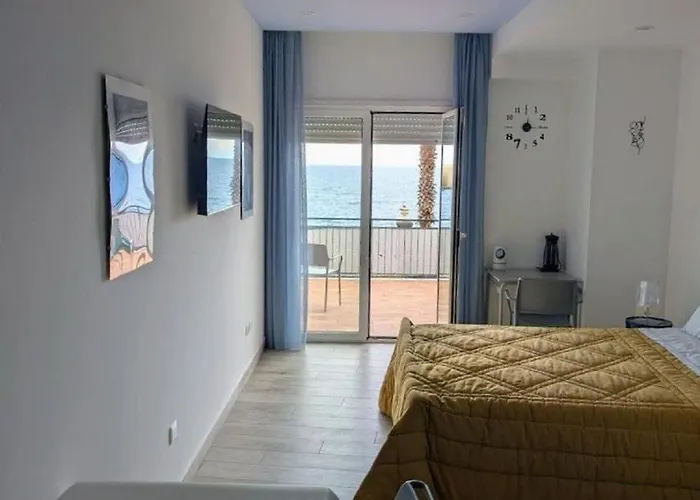 La Terrazza Sul Mare Modern 아파트 아치카스텔로